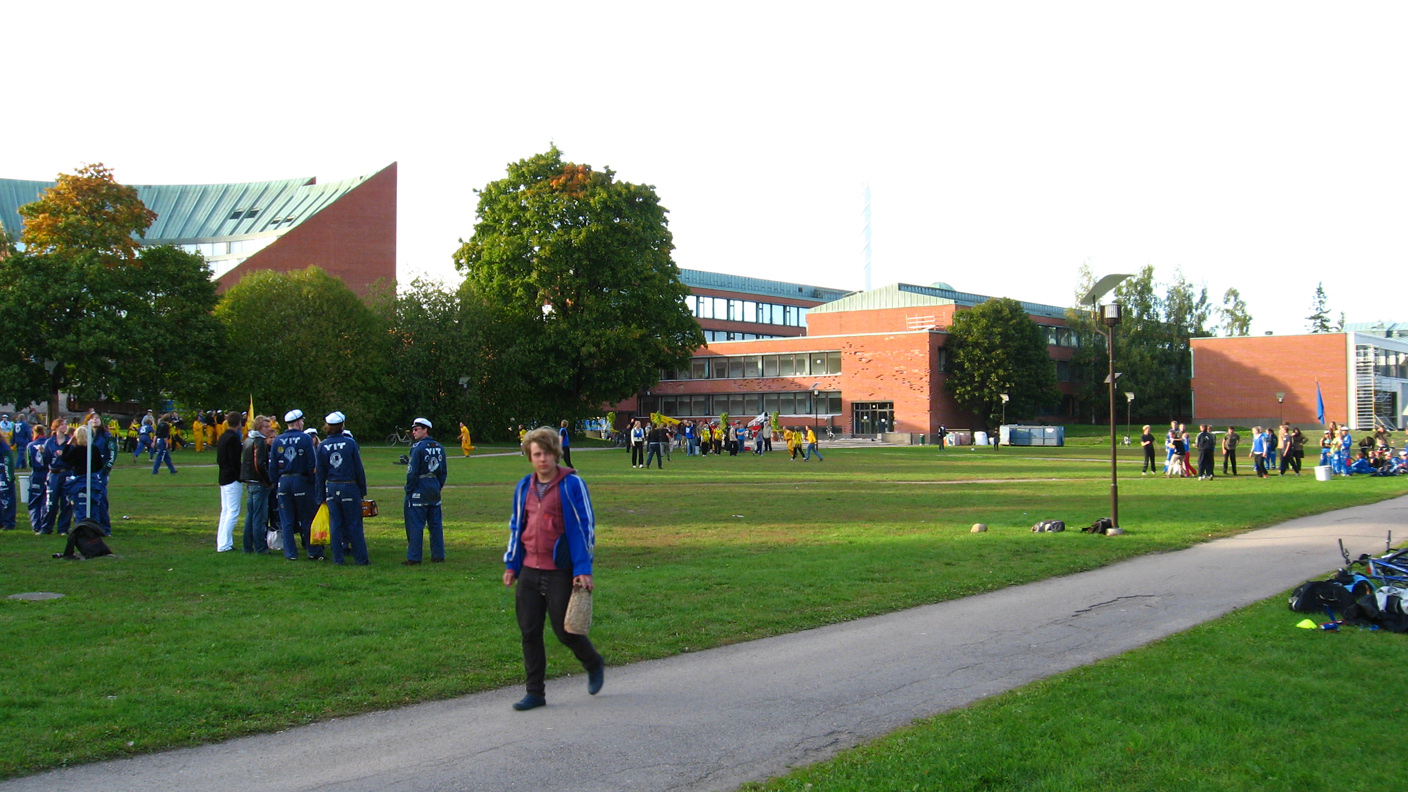 bucketball game in Otaniemi campus